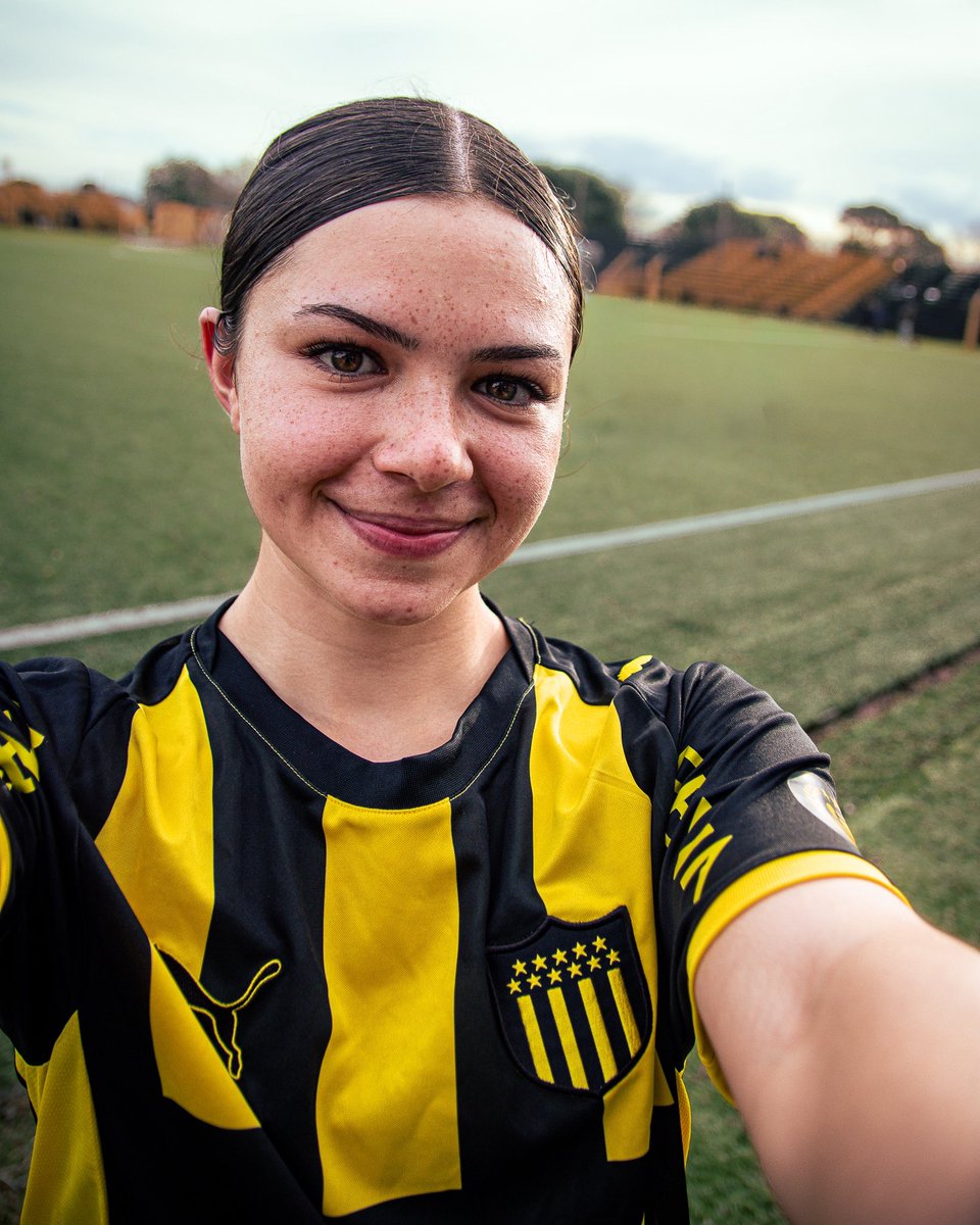 FemeninoCAP's tweet photo. 🇺🇾 Les dije que estábamos de vuelta 
🇨🇦 I told you we were so fucking back https://t.co/QsPBfqrjz6
