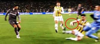 Kerim1367589's tweet photo. @Xelef_ @kulpcubasi Bıktık yalanlarınızı düzeltmekten.
Arda Kardeşler ile VAR Hakemi Hüseyin Göcek şu penaltıyı vermediği için Karagümrük küme düştü.
99 puan dediği de Fener'i yarışta tutmak için hakemlerin uydurduğu puanlar. https://t.co/ytWSZrDIYM