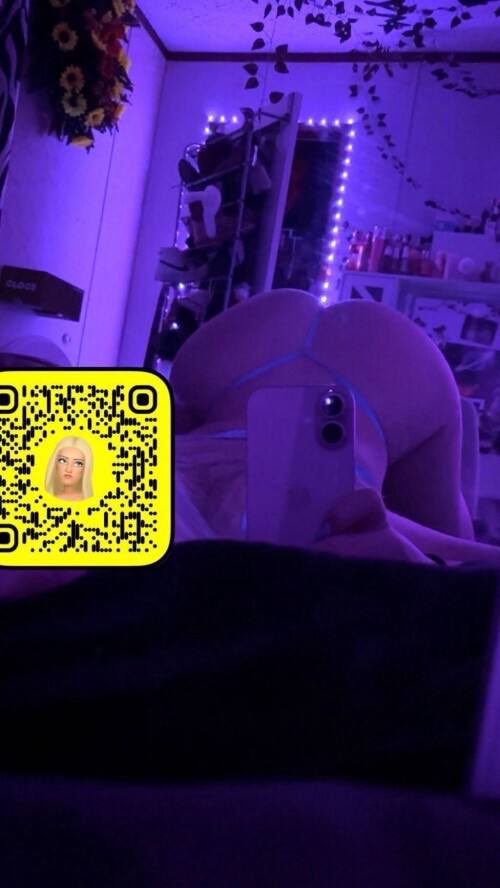 girlsleaks233's tweet photo. Cutiehadly dm me https://t.co/kNRBkzQm43