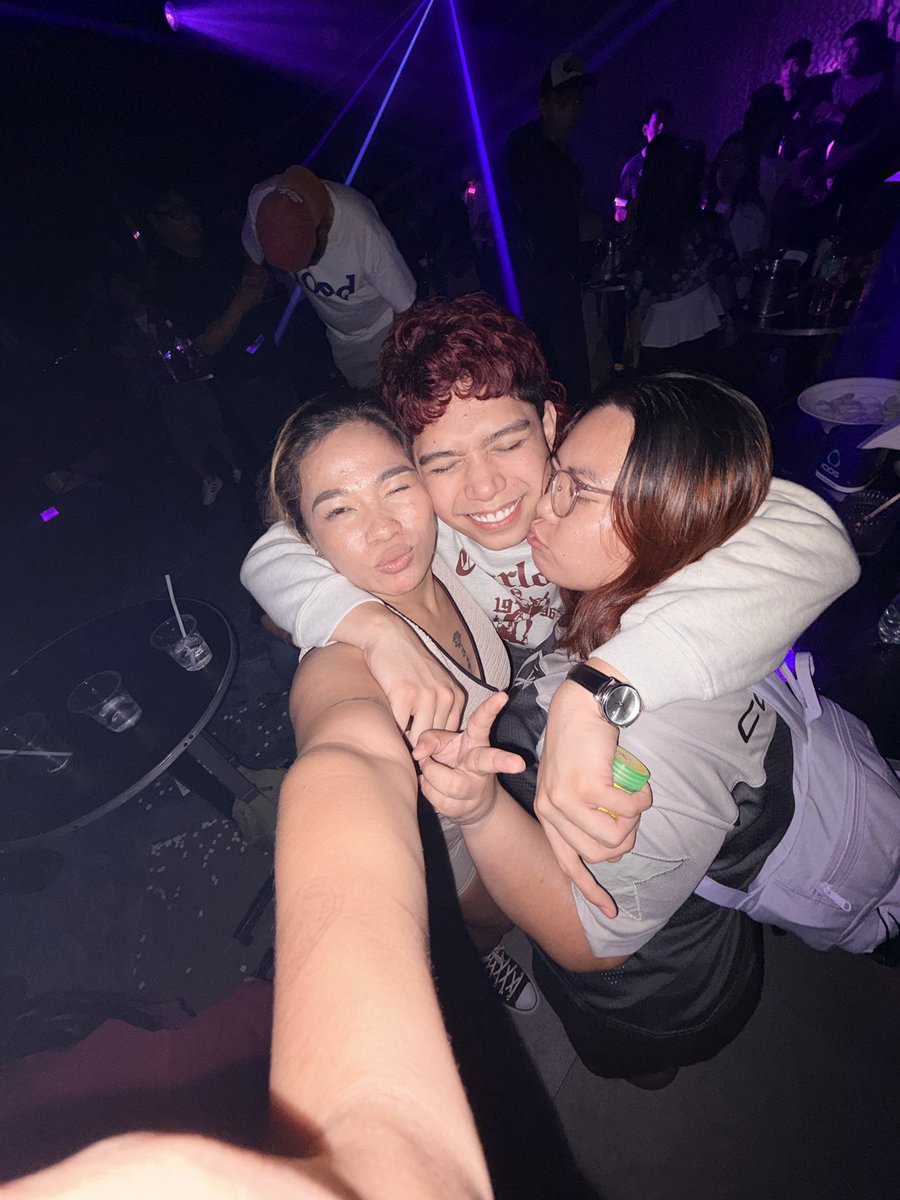 Arabyouu's tweet photo. Happieess Birthdaaayy @KhiannaWithAK loveyouuuuu!!! https://t.co/HoLfUA7LbJ