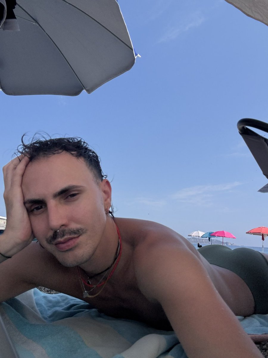 imgiuus's tweet photo. si vedono le isole eolie? https://t.co/LgaUxWB0Lv