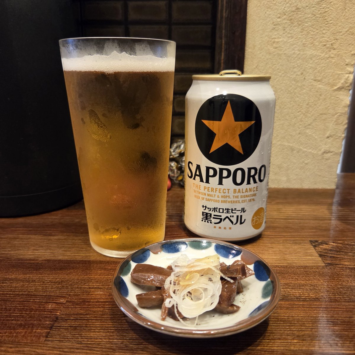 coventry_rose's tweet photo. 奈つやの中華そば@下丸子にて、スパイスYELLOW+味玉+とろろごはん+黒ラベル。
奈つやの冷やし中華戦隊もいよいよ最終キャラのYELLOW登場！
出汁の旨味に8種スパイスの痺辛が重なり、スパイスの香りが鼻を抜ける個性的一杯。とろろごはんに冷やしのタレを途中垂らせば、さらに美味しく👏🏻
ごちそうさま🙏 https://t.co/DUuQKfLiKk