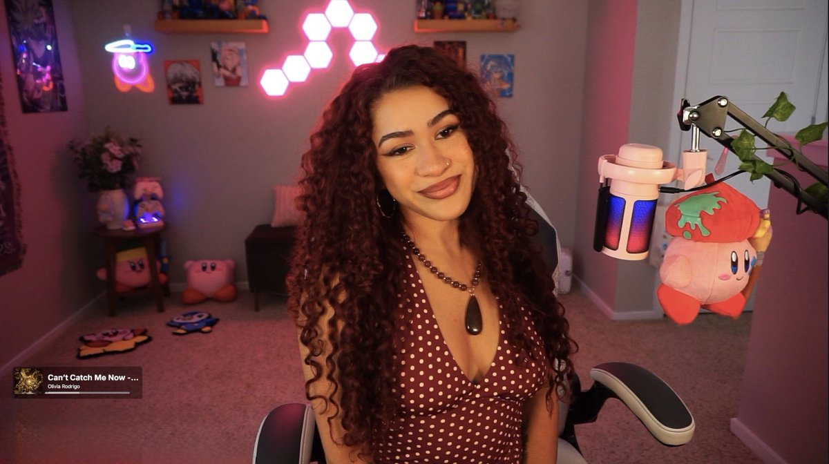 yayitsadri's tweet photo. live on Twitch rn @yayitsadri :D lemme be your new fav streamer #justchatting #smallstreamer #twitch https://t.co/5LlO3qJZHy
