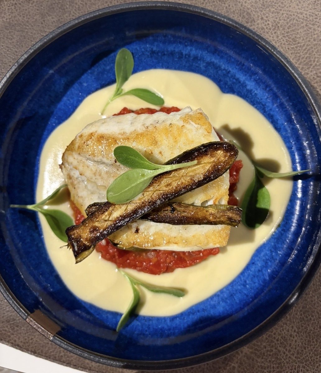 ChPaillet21's tweet photo. Magnifique dîner au restaurant Côteaux et Fourchettes à Cairanne avec les amis Alain Ignace grand vigneron à Beaumes de Venise, et Elisabeth !
#MuscatdeBeaumesdeVenise rouge
#Vacqueyras blanc
#Gigondas blanc
#Turbot https://t.co/VGyCEPC6n2