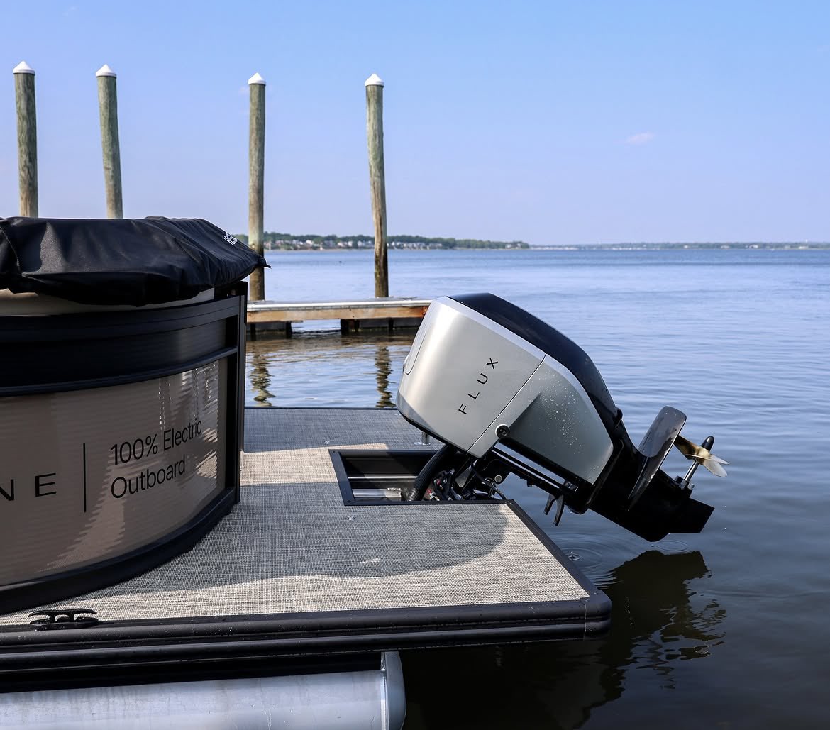 niccruzpatane's tweet photo. This is pretty cool. Rhode Island-based company Flux Marine sells a fully-electric boats powered by their own electric outboard motors. 

They sell many different configurations of boats which they’ve partnered with Scout, Highfield, and Flagship Pontoons. 

• Prices are low to mid $100K depending on boat configuration.
• 25-30 miles of range at cruising speed
• 80+ miles of range at low speed (~5 mph)
• 84 kWh battery
• 175 peak horsepower (115 hp continuous)
• Top speed ~30-35 mph depending on model
• 7.5 hour charge time @ 6.6kW 
• 50 kW peak fast charging 
• 400V
• 325 lbs for the motor 

Seeing stuff like this is cool. Definitely the future.
