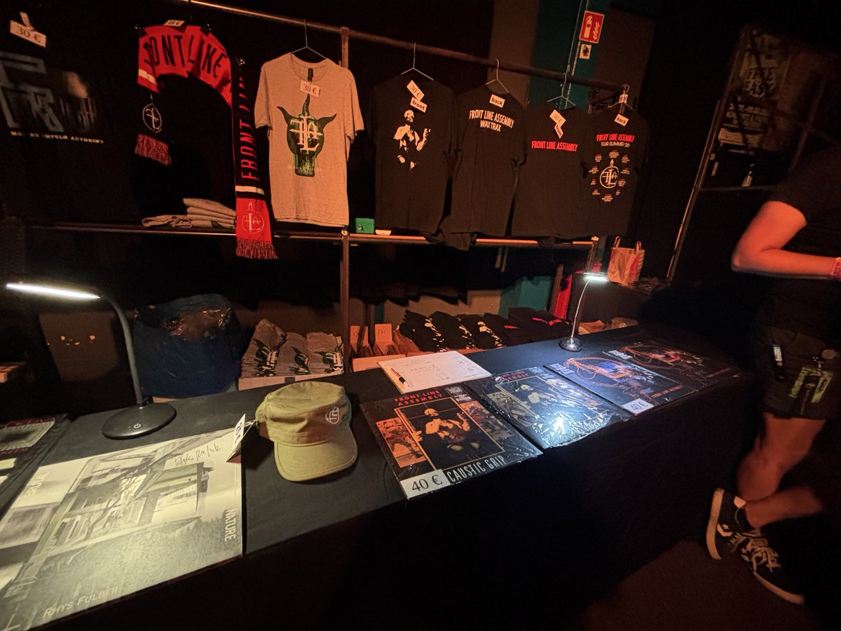 KMFDM_japan's tweet photo. #MünchenFreeEasy2026 #FRONTLINEASSEMBLY #ClockDVA #RHYSFULBER #waxtrax #industrial #BackstageKulturzentrum #kmfdm https://t.co/lyuK9ktDfi