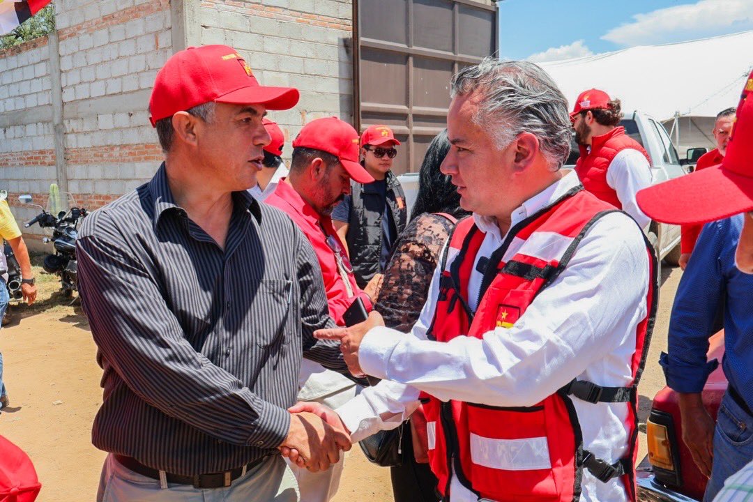SNietoCastillo's tweet photo. Ezequiel Montes, Querétaro.
Hoy con nuestras aliadas y aliados del Partido del Trabajo en la presentación de Guty Montes como coordinadora municipal de afiliación y de Oswaldo Gómez como coordinador del Distrito 14.
El movimiento se organiza y se fortalece. Gracias a amiga, Valeria Flores, comisionada estatal por la invitación.
La 4T avanza. 
#EsSantiagoDeQuerétaro