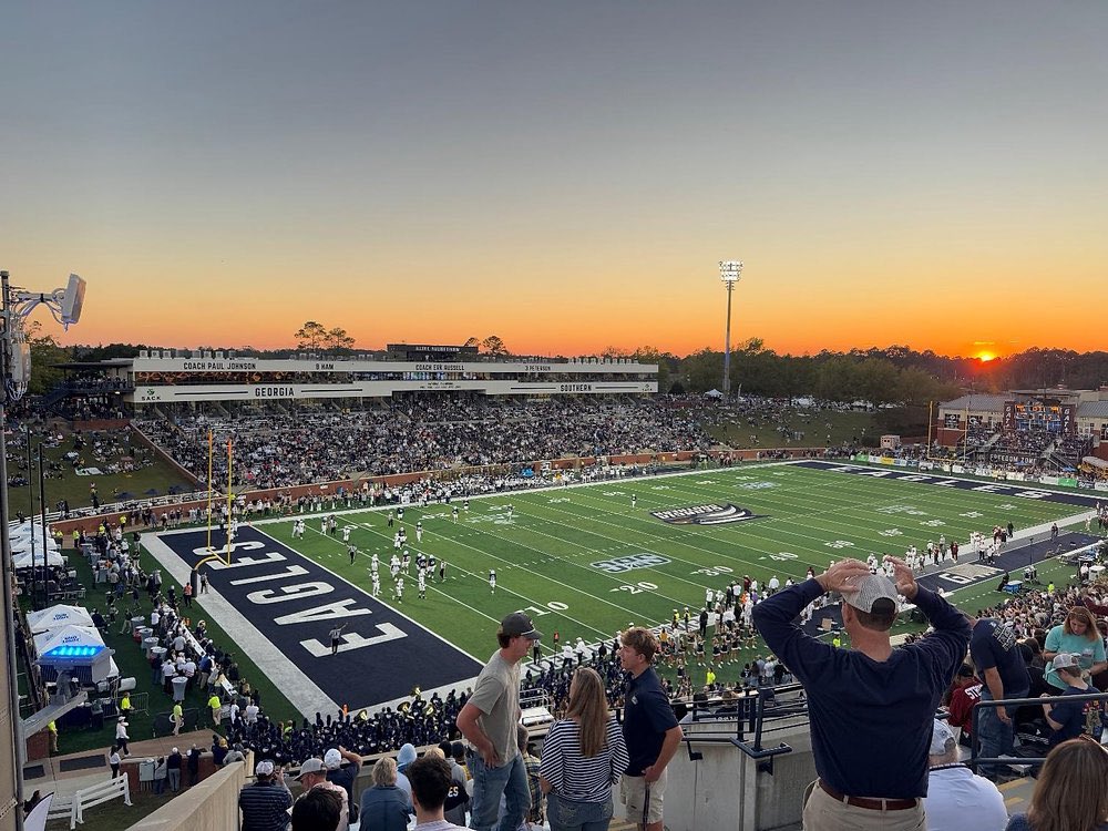 youngpbp's tweet photo. 🏠 #HailSouthern https://t.co/uXd15a9MXf