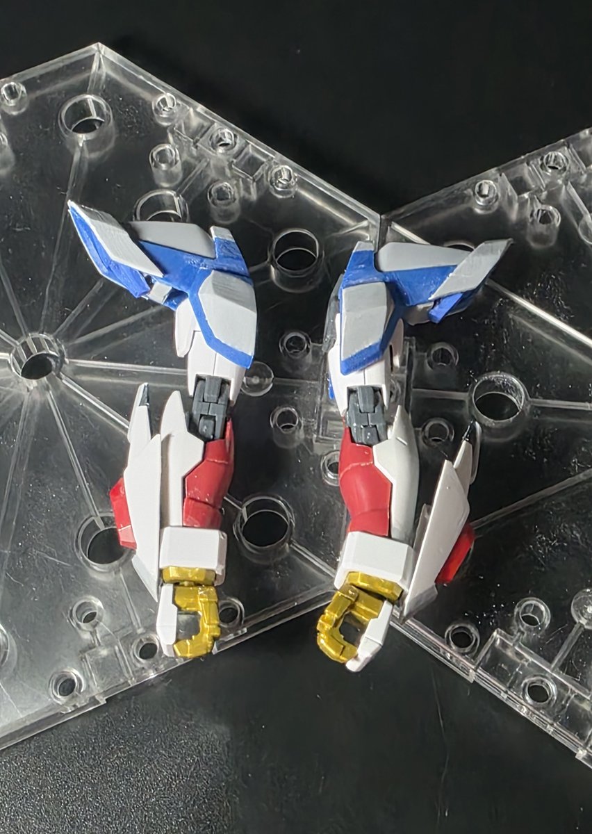 masa_Gunpla's tweet photo. HG マイティーストライク  進捗
腕はライフリにイモータルをつけマイティーを取り付けれるように接続軸を移植
シールドはシンプルに
腕を組んでみて腕の稼働も問題なし
 #ガンプラ  #ガンプラ改造  #ミキシング  #ガンプラは自由だ https://t.co/10fRc2PtKT