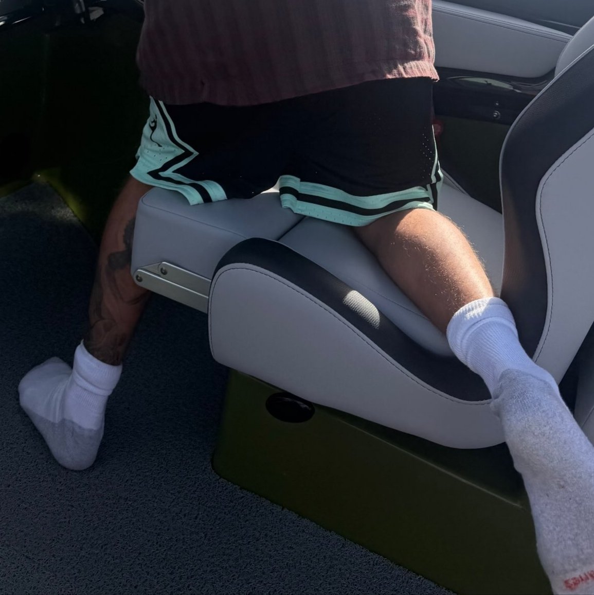 jbfeetarchive's tweet photo. he decided to bless us today 🧦 https://t.co/aF7bVmvdsh