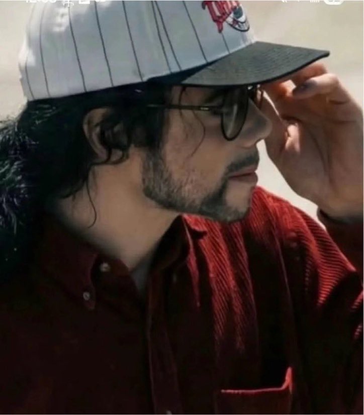mjsnpy's tweet photo. this is the hottest photo of papa i’ve ever seen https://t.co/LNoIcJ7c48