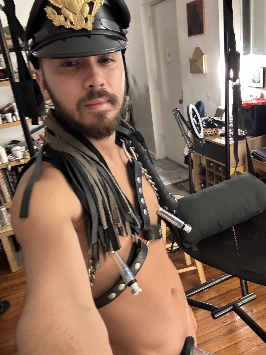 boydashnyc's tweet photo. Ask nicely https://t.co/FfMxrUgxlv