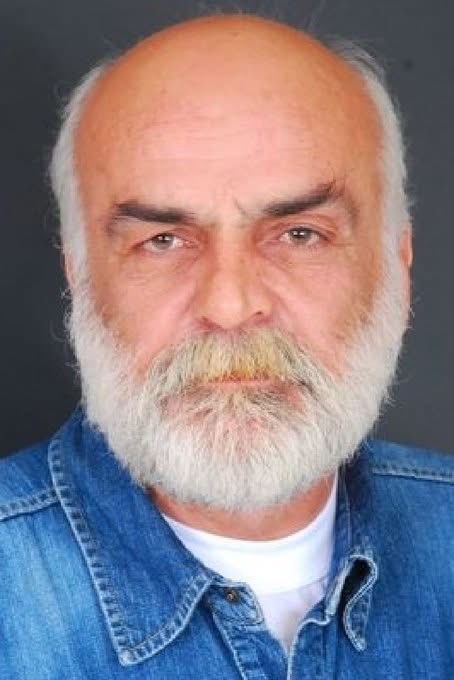 nasuhbektas's tweet photo. Saygıyla Anıyorum.
Mete Sezer, 1935 - 3 Ağustos 2005
 tiyatro, sinema ve dizi oyuncusu. 
Cengiz Sezici, 5 Nisan 1950- 3 Ağustos 2019  
Tiyatro, sinema ve dizi oyuncusu  
Hüseyin Özay, 1959 - 3 Ağustos 2021  
Seslendirme sanatçısı ve oyuncu https://t.co/0DM7HcUc8R