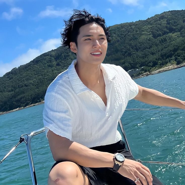 _prettyboy_0's tweet photo. ㅤ

                       🛥     ۟   #HBDNai
#NaiEsLaIncondicional https://t.co/7W3bFnYEVp