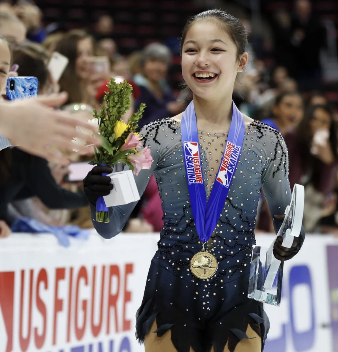 liuarchivefs's tweet photo. 2018-2019 season wrap
>13 years old
  Best SP (Don’t rain on my parade): 74,94 (Sectionals)
 At nationals:
  Best FS (Witches of Eastwick): 143,62 
  Best Total: 217,51 
>Main results: 🥇🥇🥇
🎖️Youngest to land a 3A
🎖️Youngest to land a 3A in combo
🎖️Youngest US National Champion https://t.co/L3WnDlzsJC