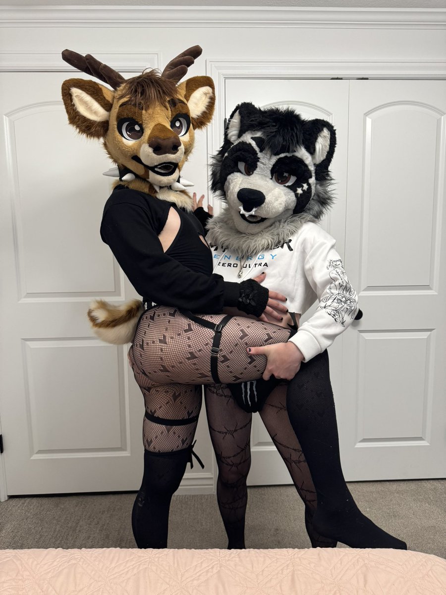 Marlow_DeerAD's tweet photo. Posing up with @KCbutgay :3 https://t.co/BNLzjsd8v5