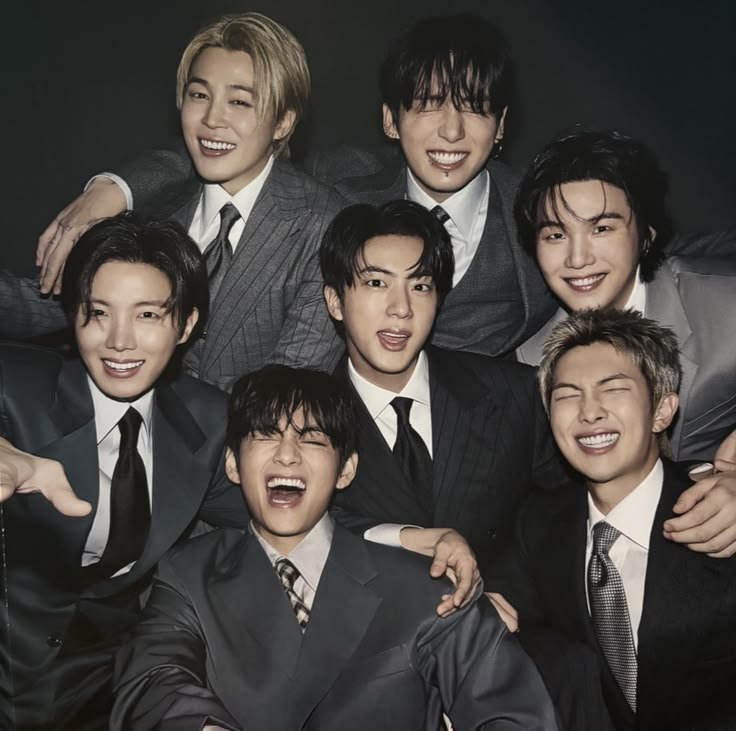 rize07addict's tweet photo. #BTS(16 songs) now surpasses Drake(15 songs) to become the Artist with the 3rd MOST #1 HITS of ALL TIME on the US Billboard Digital Song Sales Chart!!

CONGRATULATIONS BTS
#BTS_ARIRANG #NORMAL #BTSCOMEBACK2026 https://t.co/TJHhlPRUww
