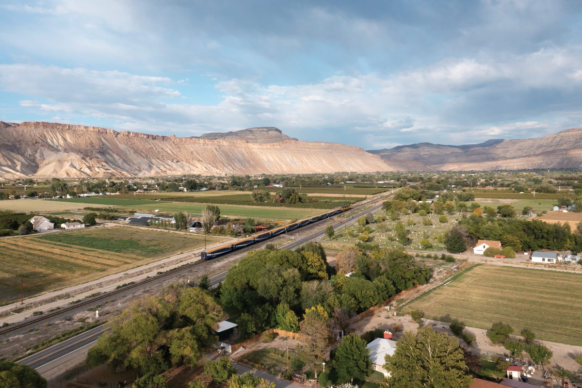 tbelle2000's tweet photo. There’s a romance to train travel—a path of discovery, wonder, and unforgettable moments. 🚂

In 2026, celebrate the magic of the rails onboard Canyon Spirit. Take in the breathtaking landscapes of Ruby Canyon, Mount Garfield, and the Continental Divide on the Rockies to the Red https://t.co/yCGbiTIfcX