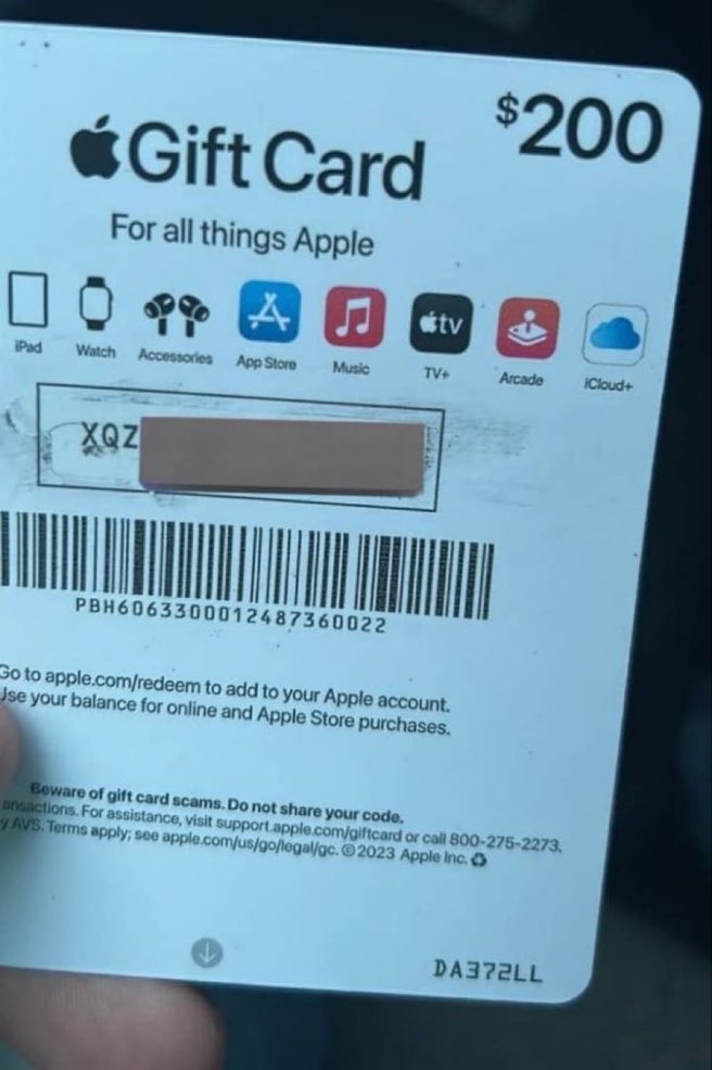 John_smith_1_'s tweet photo. I got $200 card. What can I get? https://t.co/mlDxz4AZKc