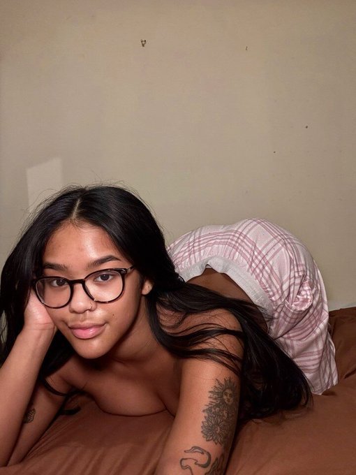 Joclaara's tweet photo. Self love 💕 https://t.co/EDzv9RVJwR
