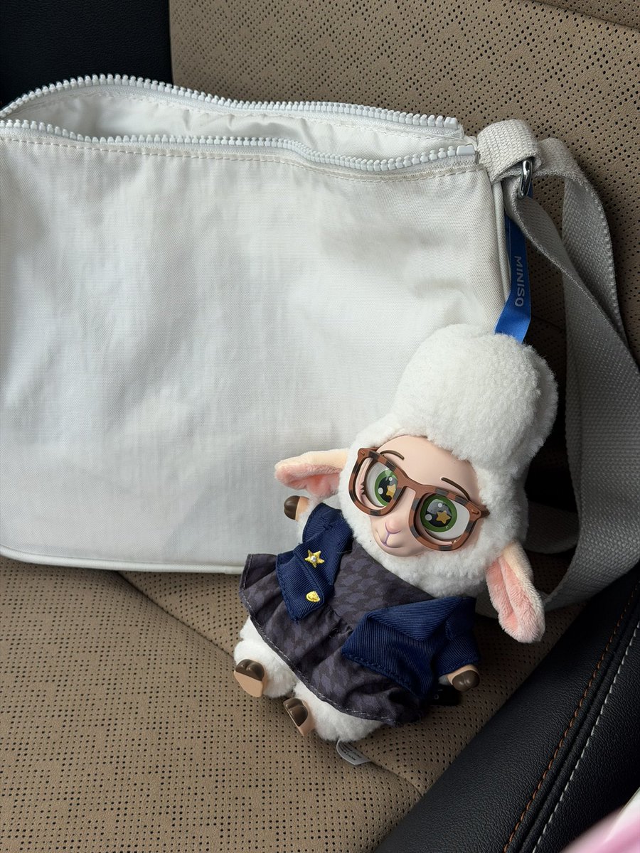 katheenazco's tweet photo. Mal momento para que me tocara Bellwether supongo xd https://t.co/ToxGMW4Kia