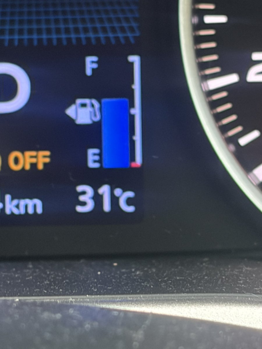 nobu40's tweet photo. 今日は自動車通勤。朝6時半過ぎですでに31℃。天気予報の最低気温は29℃。夏休みの宿題は午前中の涼しい間にってどこ行った。 https://t.co/fMk25E4lSH