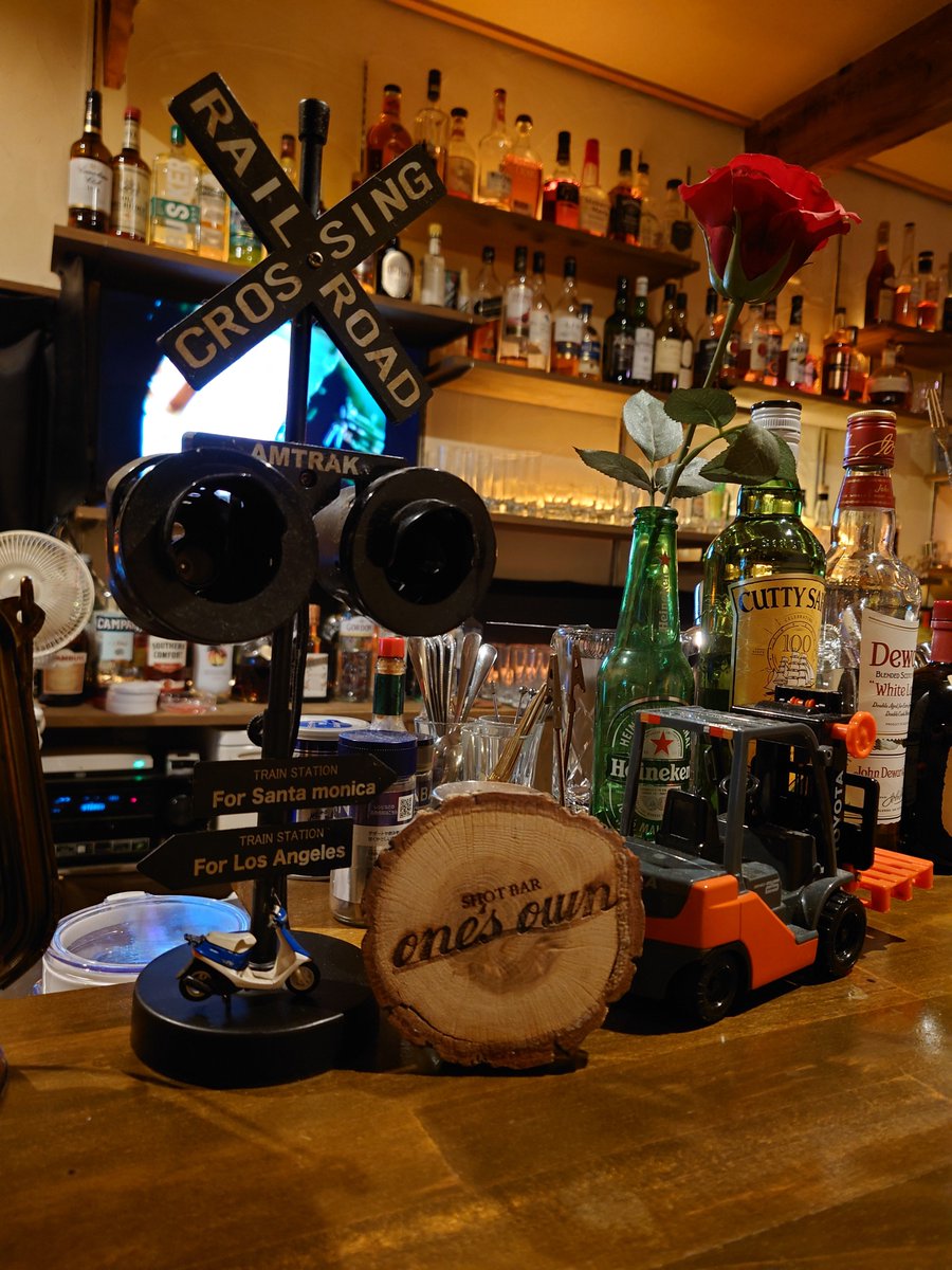 takemi8888's tweet photo. .
こんばんは。夜の酢味噌、「SHOT BAR one'sown」です。
.
〈臨時休業��お知らせ〉
今週の8月6日(木)、都合により臨時休業させていただきます。ご不便おかけしますが、ご了承の程宜しくお頼み申します。5日水曜も定休日なので連休です！ https://t.co/gg3knJVN6O