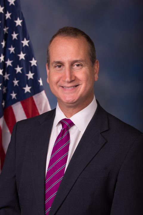 maach_said's tweet photo. في السياسة لا توجد هناك صدف !!!
في مقابلة صحافية أجراها Mario Díaz-Balart  عضو الكونغرس الأمريكي عن الحزب الجمهوري وأحد صقوره المقربين لوزير الخارجية ماركو روبيو  ( وهو من أصول كوبية ولديه علاقة قرابة مع الراحل فيديل كاسترو )  مع صحيفة El Español الإسبانية نُشرت في 1 أبريل 2026 صرح قائلا : 
إن سبتة ومليلية “لا توجدان في الإقليم الجغرافي لإسبانيا، بل في إقليم المغرب”.
وإن وضعهما “يُحدد ويُتفاوض ويُناقش بين الأصدقاء والحلفاء”. 
ماريو كان أحد المساهمين في تقرير للجنة المخصصات في مجلس النواب الأمريكي (أواخر أبريل 2026) يصف المدينتين بأنهما “تحت الإدارة الإسبانية” و”تقعان في إقليم مغربي”، ويدعو إلى “تسوية دبلوماسية” بين المغرب وإسبانيا بشأن مستقبلهما. 

https://t.co/YW1GZW6HX2