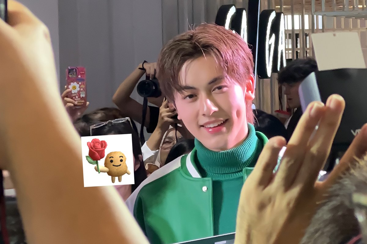nomkrokk's tweet photo. งานนี้คือ2 ปีแล้วอะ ไวสาด ฮีหล่อจัง https://t.co/lQEX9JSq8H