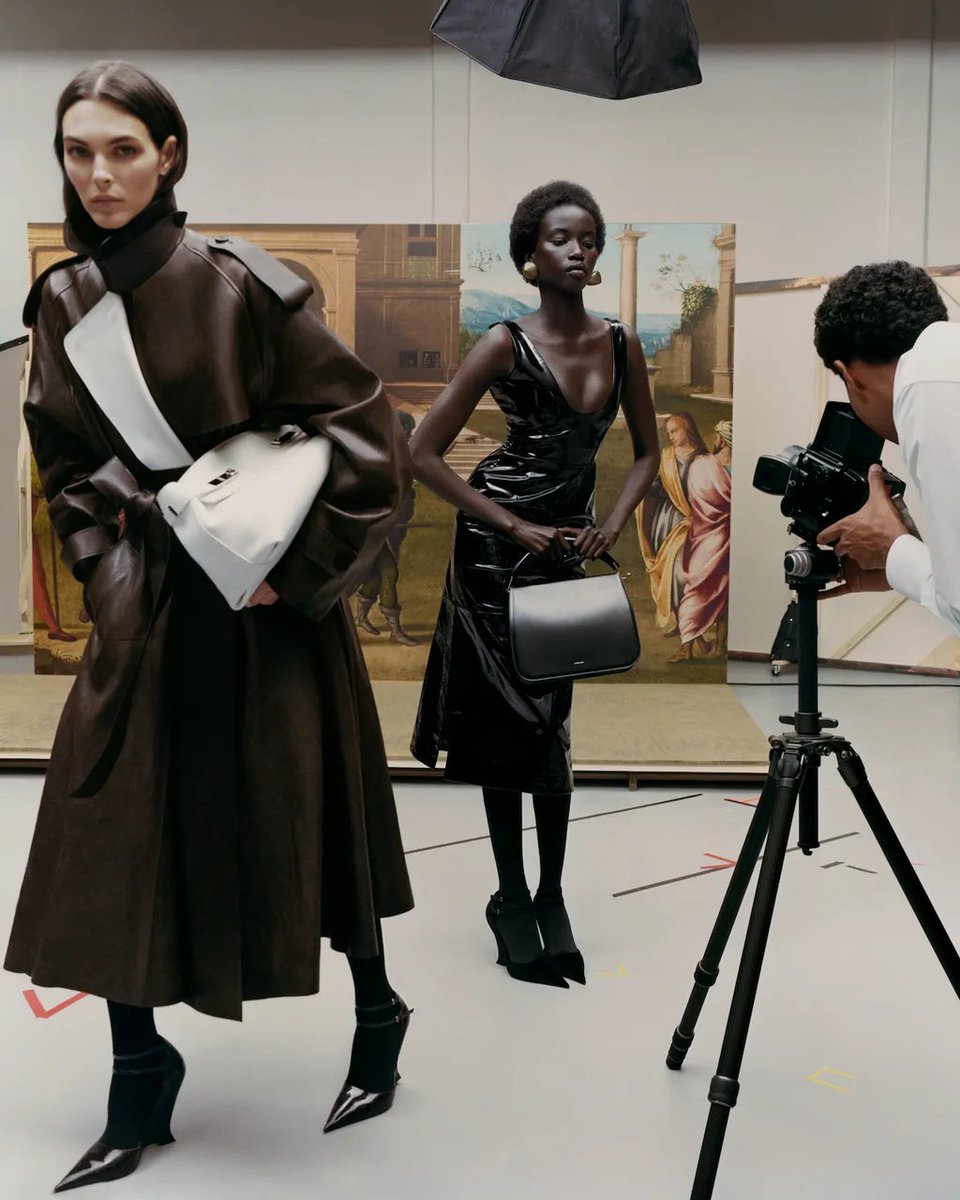 4AAAAart's tweet photo. The Ferragamo Renaissance F/W 2023 campaign https://t.co/Dh5aVHqJUQ