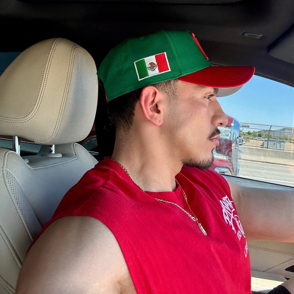jboy8007's tweet photo. 🇲🇽⚽️🇲🇽⚽️🥵 https://t.co/d02MJ2CUU0