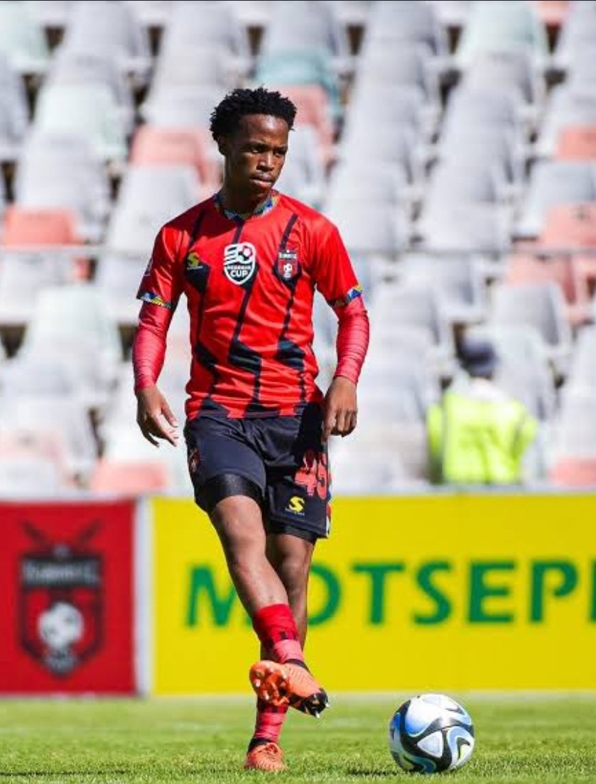 leweling's tweet photo. Do you know that, Orlando Pirates never announced Lebone Seema as a new signing? https://t.co/ZBabUYw5l9