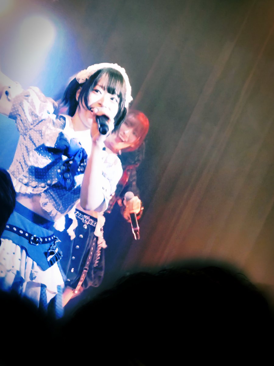 st_sand_dog's tweet photo. RAY presents「Blue Vibes」
2026年7月 29日 (水曜日)
髪型いい感じなまおﾃｨｽとhighツインテ友希ﾃｨｽ
RAYはイイぞー
Liveがいい！ https://t.co/cFFkMNiWr9