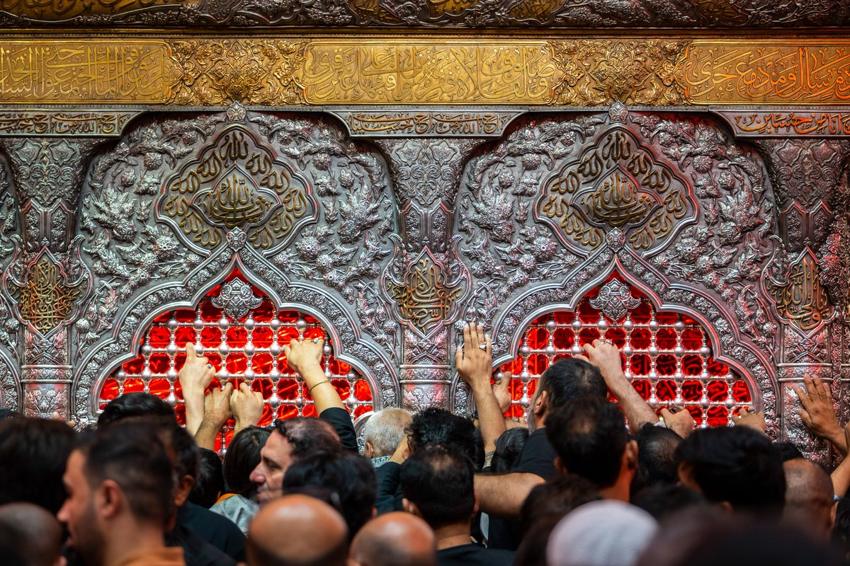 imamhussainorg's tweet photo. قال الامام الحسين عليه ‌السلام
أعجز النّاس مَنْ عجز عن الدعاء وأبخل النّاس مَنْ بخل بالسّلام
📷بحار الأنوار ج٩٣ص٢٩٤
#وفاء_للحسين 
#زيارة_الاربعين 
#شهر_صفر 
#العتبة_الحسينية_المقدسة https://t.co/VQBts8HfgN