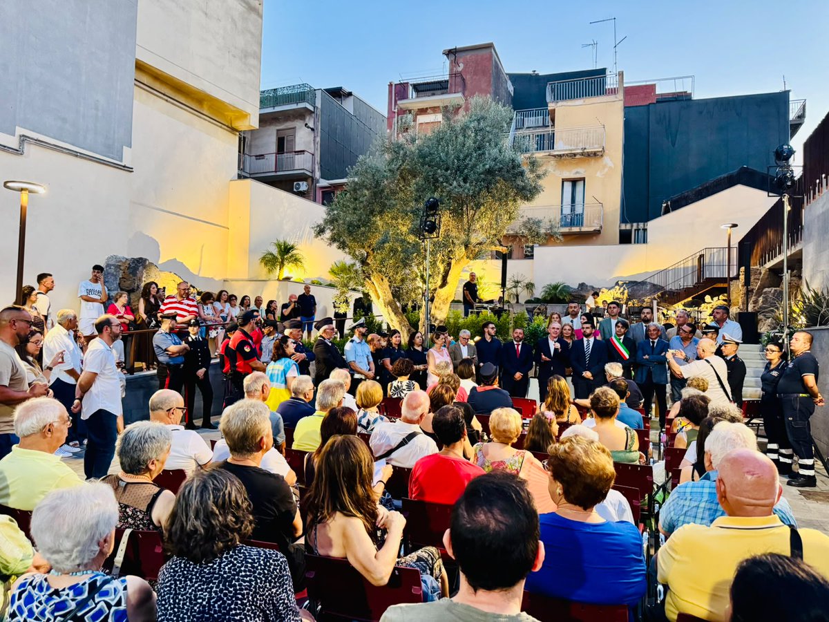 misterbiancocom's tweet photo. Misterbianco, inaugurata la nuova Piazza San Giovanni Paolo II nel cuore del centro storico

https://t.co/1fDMDYW717 https://t.co/KYLQRaZ6JN