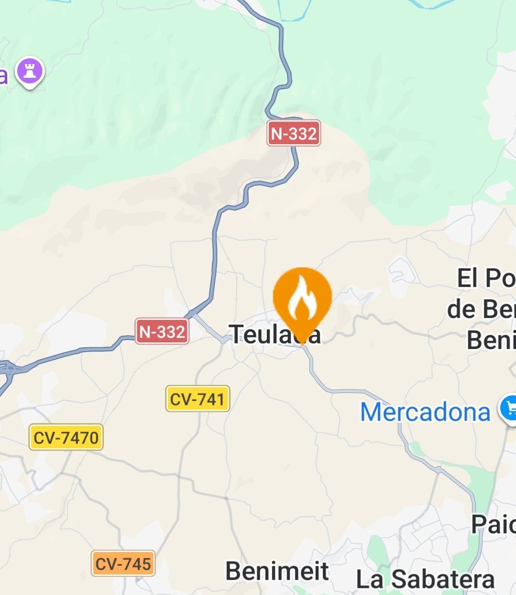 VOSTcvalenciana's tweet photo. 🔥 Declarado #incendio de #vegetación en #Teulada (A) próximo a #CV743 rotonda en Avgda Mediterrànea.
Medios movilizados. https://t.co/I0McMRGlgD