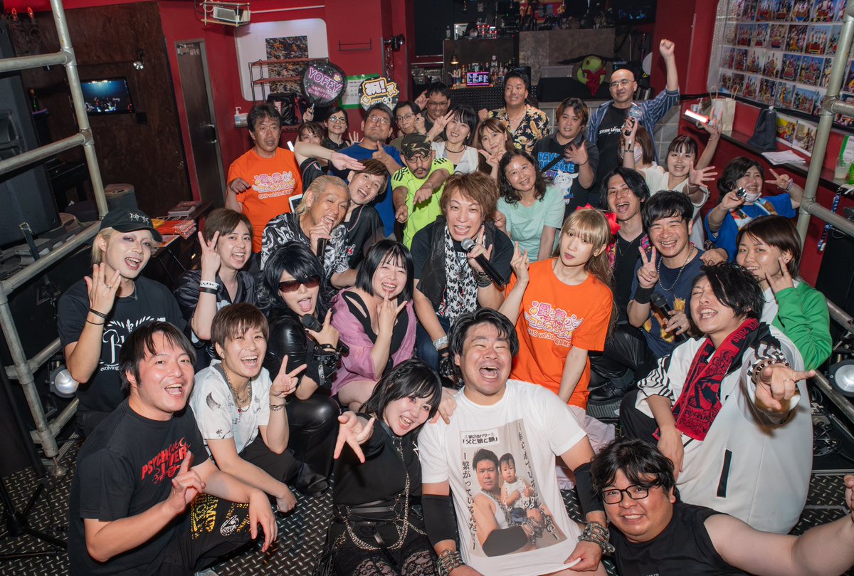 newassaultyuuki's tweet photo. 全111曲の最長クレイジー特撮イベント #SHS30 全員無事で終演いたしました！

我々が心から愛し、我々を深く強く愛してくださる最高最愛のYOFFYさん！

SHSの聖地MERCURYのスタッフさん！

死力を尽くしたSHS戦士のみんな！

そして、ご来場くださったみなさん！

本当にありがとうございました✨🙌✨ https://t.co/XcUyUvI3qM
