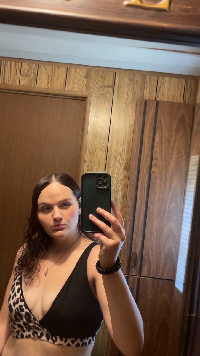 AvaHeart_22's tweet photo. Mmm.. Heyy babes✨😋 I’ve been rlly horny recently 🤭 go check it out over on my page I’ll be waiting for you😏😘  #NaughtyContent #CuteGirls #NSFW #Sexy #Horny #Creampies #AdultContent #OFmodels #OF #Olderguys #Ass #Pussy  #Anal🍑 #Pussy💦 #tight #Squirting #Boobs #curves https://t.co/5jWwF00Ofc