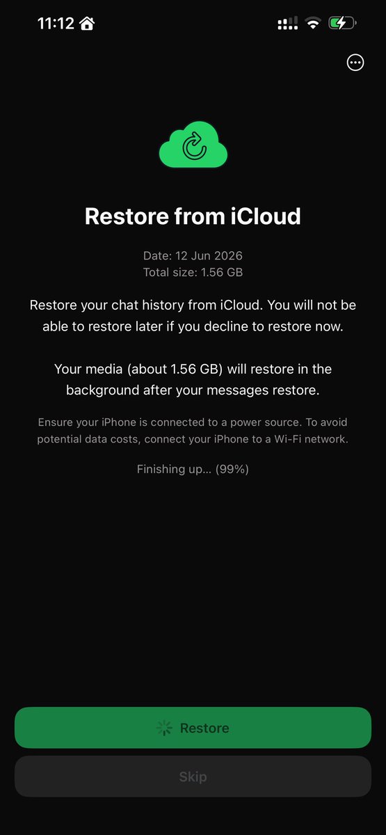 blubrd98's tweet photo. is dis normal to stuck here for 2 hrs🤡@Apple @WhatsApp https://t.co/vTNmUlkGA5
