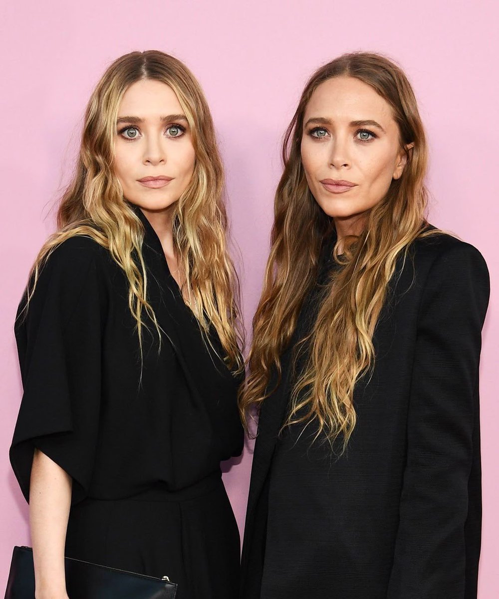 HoopsCrave's tweet photo. Happy 50th birthday to the talented Mary-Kate and Ashley Olsen. https://t.co/XXpBNWdMGa