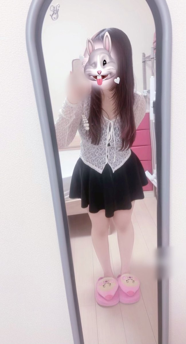 con_iozb's tweet photo. ここ最近の服👗
仕事が忙しくて更新頻度低くてごめんね💦
8月は緩めに更新出来たらいいなと思います😌それまで楽しみに待っててね💕︎ https://t.co/SWwlYpw21v