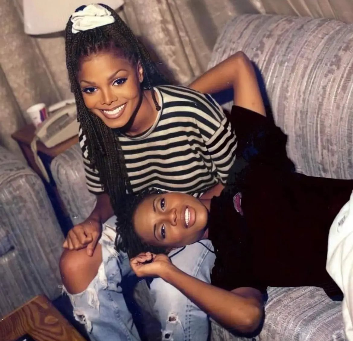 FemaleRapRoom's tweet photo. MC Lyte and Janet Jackson, 1994 https://t.co/IPI0p5G2P3