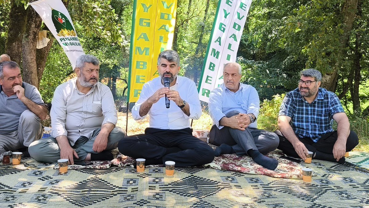 FarukDinc_'s tweet photo. 📍 İstanbul
Sultanbeyli Peygamber Sevdalıları Vakfının organize ettiği Kardeşlik Pikniğine iştirak ettik.

Meclisteki çalışmalarımızdan dolayı bizlere  plaket verdiler.

İnceliklerinden  dolayı kendilerine teşekkür ederim.
Rabbim Hak yolunun hadimliğinde ayaklarımızı sabit kılsın.