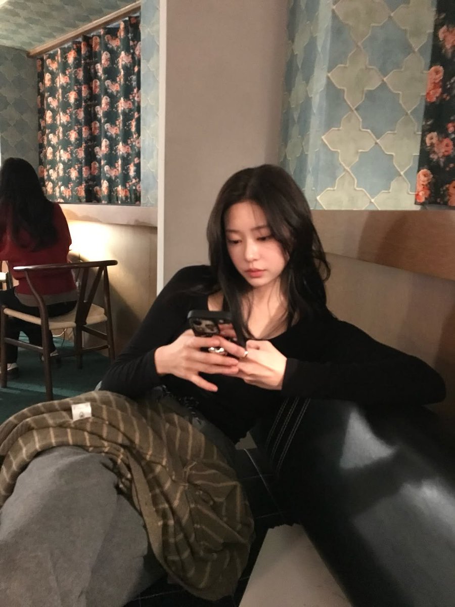 Kimoinju's tweet photo. i think i’ll keep this tiny strawberry memory in my pocket 🍓🪽 https://t.co/qEI3nSTv72