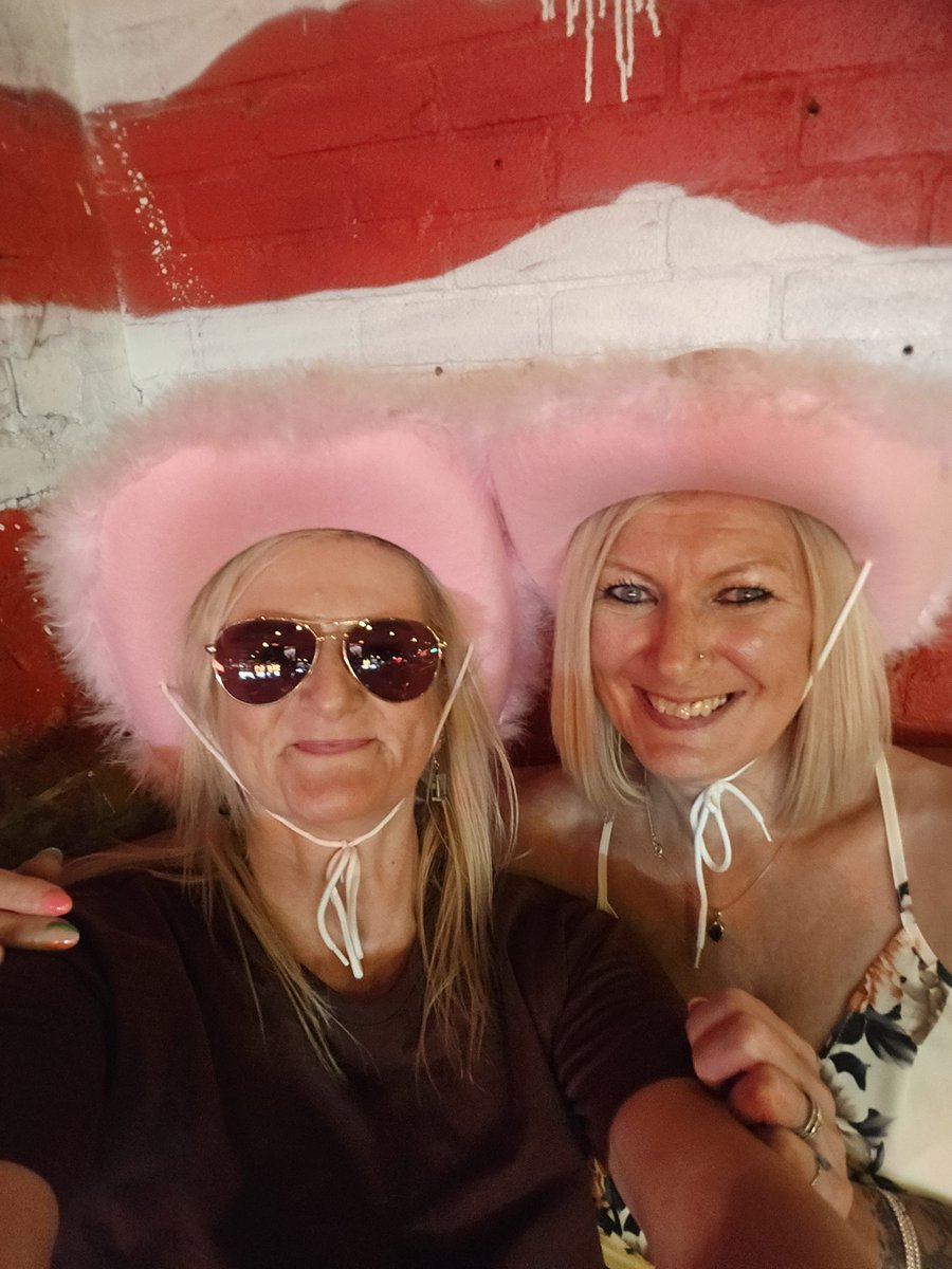 Jennifertack1's tweet photo. Girly Weekend in Blackpool. https://t.co/mhf1i3JhQY