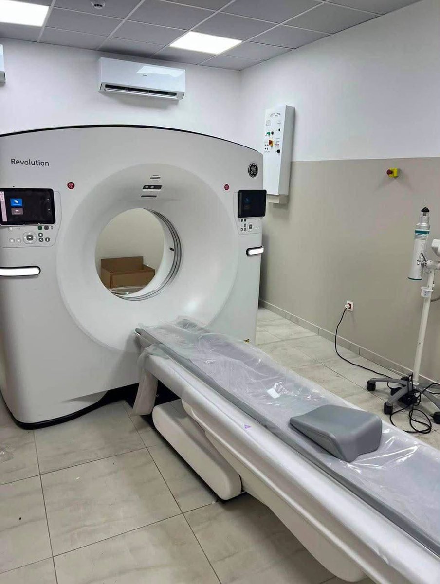 elmaalignjaay's tweet photo. Une publication circule indiquant que j’aurais offert un scanner à l’Hôpital Maguette Lo de Linguère. Je tiens à préciser qu’il ne s’agit pas d’un don personnel.

Il y a près d’un an, j’ai simplement porté la doléance des populations du Jolof auprès du Ministère de la Santé et facilité le suivi de ce dossier avec ma collègue Honorable Saye Cissé afin que notre hôpital départemental soit doté de cet équipement essentiel.

Je remercie le Ministère de la Santé et de l’Action sociale pour sa diligence. Cette acquisition est avant tout une excellente nouvelle pour les populations du Jolof et pour le renforcement de notre système de santé.