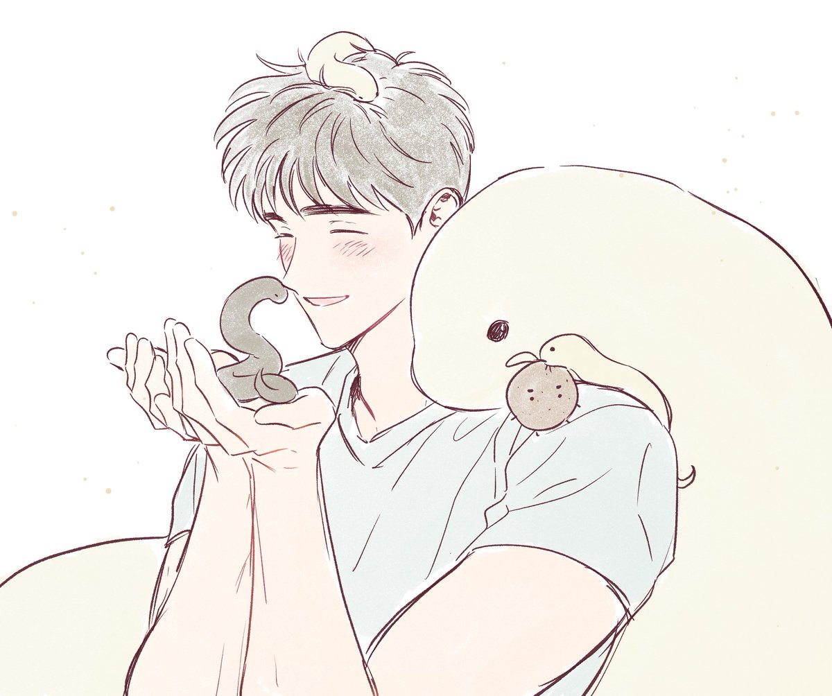 xiaoguiheyu's tweet photo. Family pic in                     Family pic in
snake form                        human form https://t.co/UtBpfXKmH3