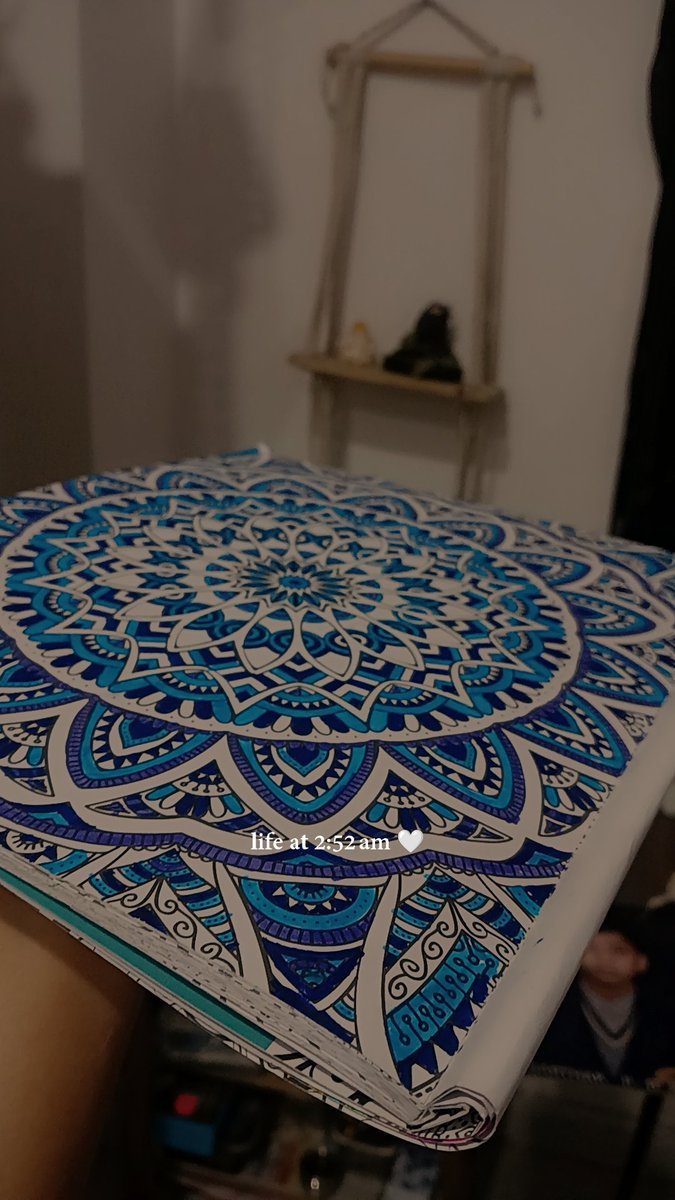 khushiiiii0909's tweet photo. Time seems to slow right down when I get lost in these mandalas. A beautiful way to disconnect and stay entirely in the present moment. ⏳🌀 #Mandala #ArtTherapy #TakeABreak https://t.co/BjxBdzs9Eq