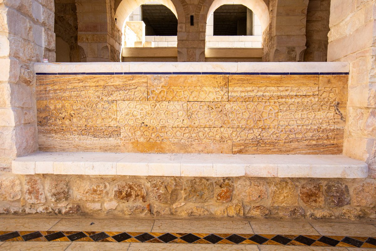 ArchMaher's tweet photo. stone details / my carving https://t.co/e90eaayvtE