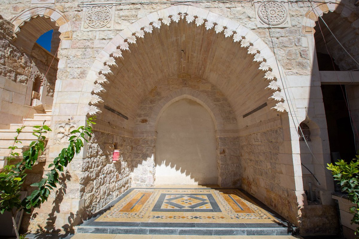 ArchMaher's tweet photo. stone details / my carving https://t.co/e90eaayvtE